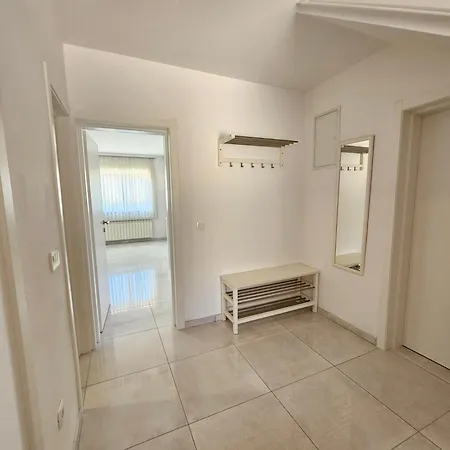 Damir - With Jacuzzi * Цриквеница