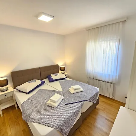 Damir - With Jacuzzi Apartmán Crikvenica
