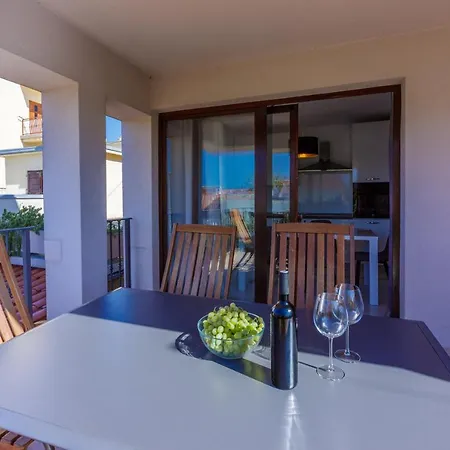 Apartment Damir - With Jacuzzi Crikvenica