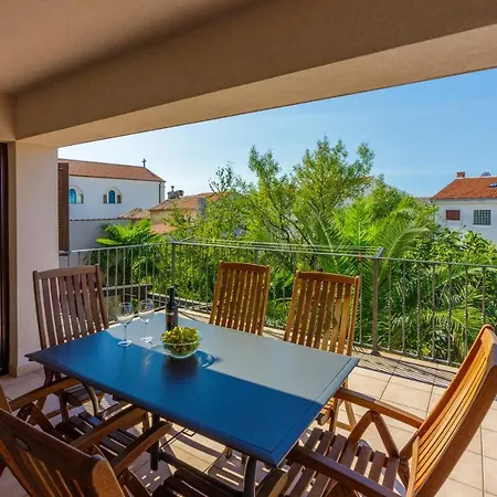 Damir - With Jacuzzi Apartment Crikvenica