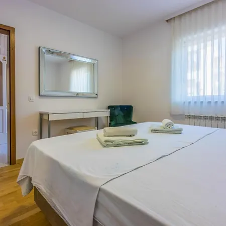 Apartment Damir - With Jacuzzi
