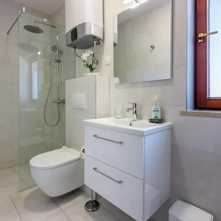 Damir - With Jacuzzi Apartment Crikvenica