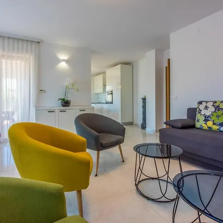 Apartment Damir - With Jacuzzi *