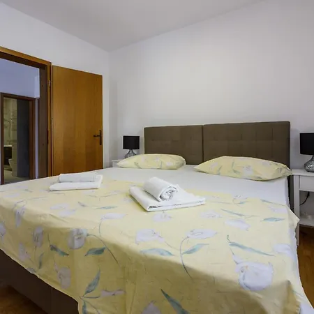 Apartment Damir - With Jacuzzi *