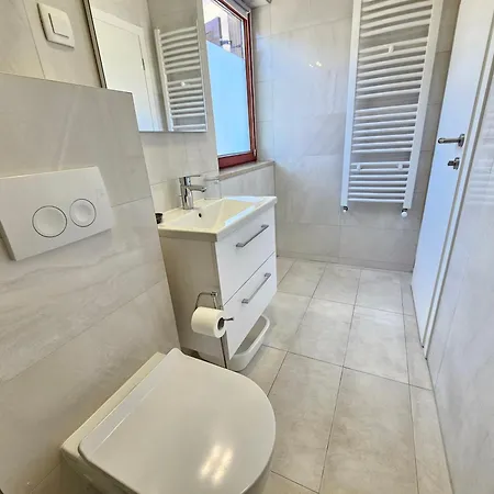 Damir - With Jacuzzi Apartman