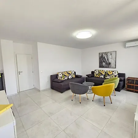 Damir - With Jacuzzi Apartman Crikvenica