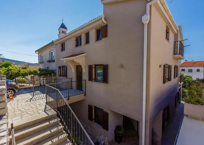 Damir - With Jacuzzi Apartman