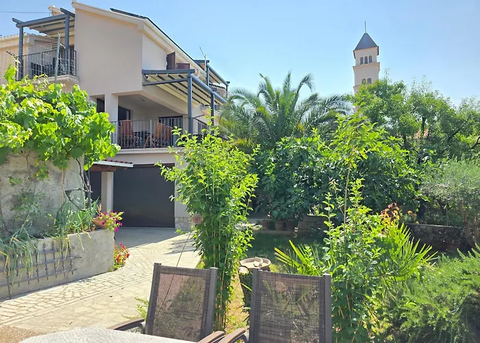 Damir - With Jacuzzi Apartment Crikvenica