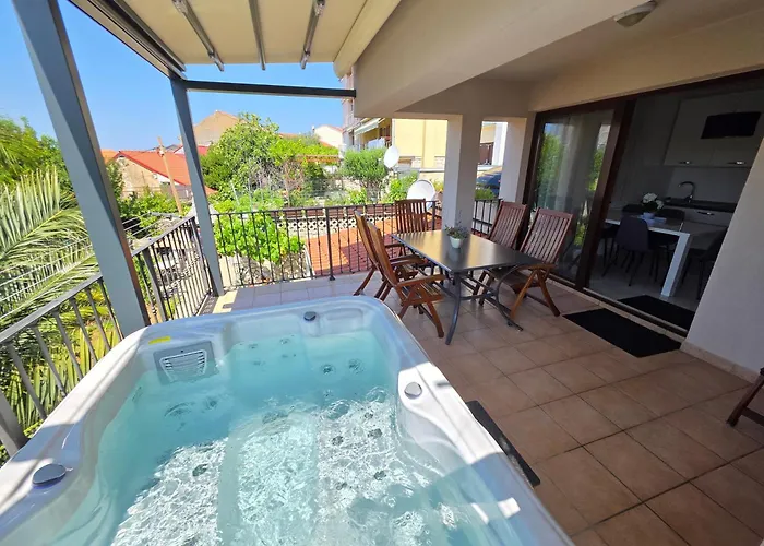 Damir - With Jacuzzi *