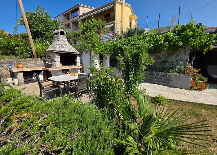 Damir - With Jacuzzi Apartman Crikvenica