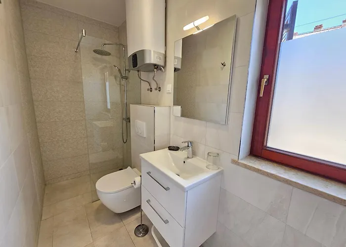 Apartman Damir - With Jacuzzi Crikvenica