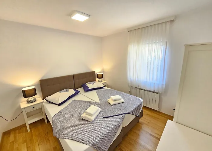 Damir - With Jacuzzi Apartman Crikvenica