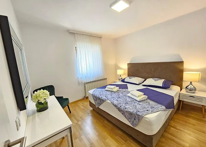 Damir - With Jacuzzi *